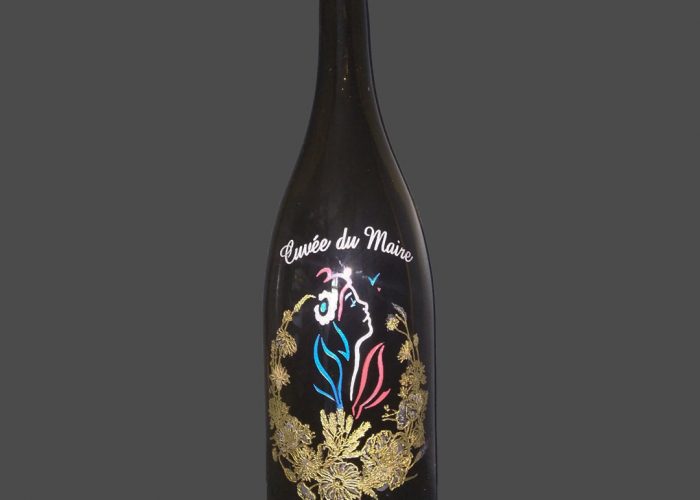Bouteille gravée pour l'anniversaire d'un maire