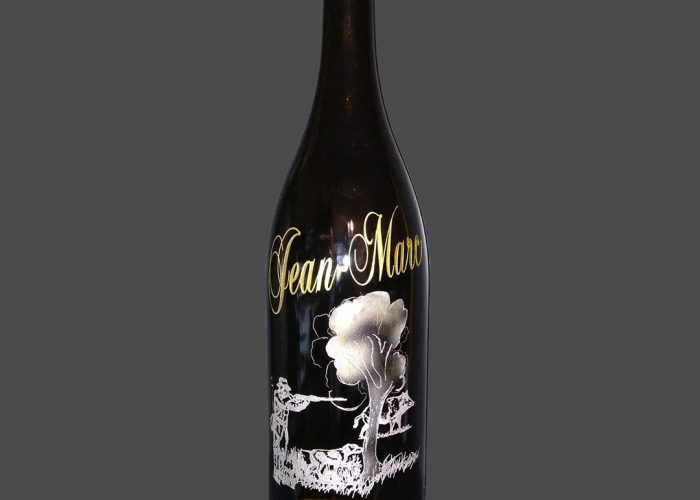 Bouteille gravée pour une retraite. Thématique des dessins : la chasse