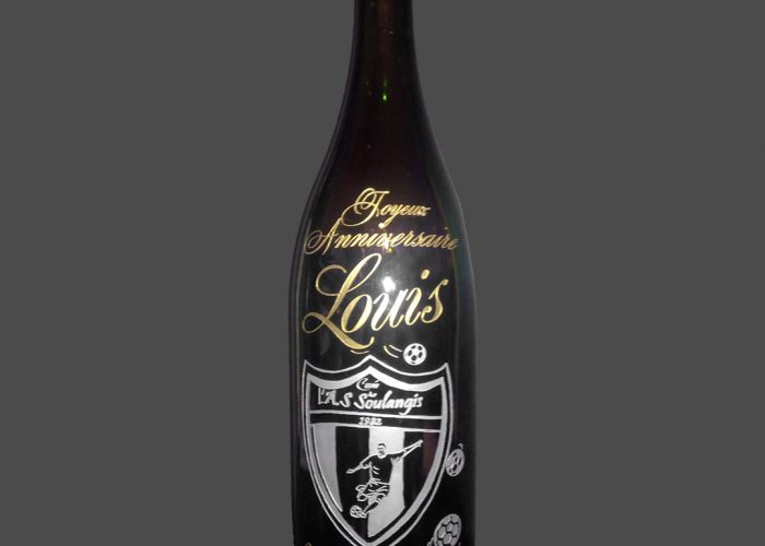 Bouteille gravée pour un anniversaire sur la thématique du football